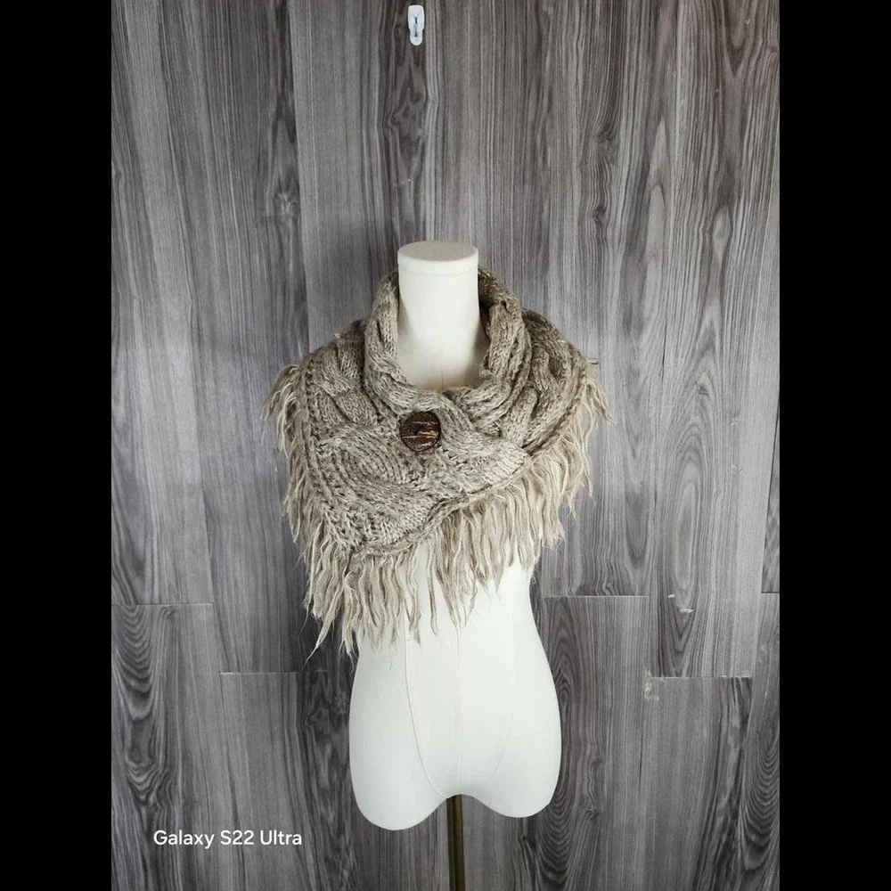 Boho Chunky Cable Knit Cowl Scarf Oatmeal Beige Fringe Wooden Button Accent